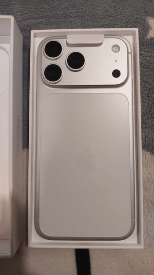 iPhone 17 Promax ความจุ 1TB. สี SILVER
สภาพมือหนึ่ง รูปที่ 2