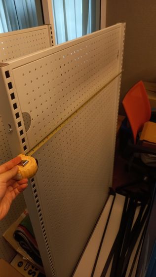 ตู้แขวนสีขาว แบบเตี้ย ใส่ชั้นวางสินค้าได้