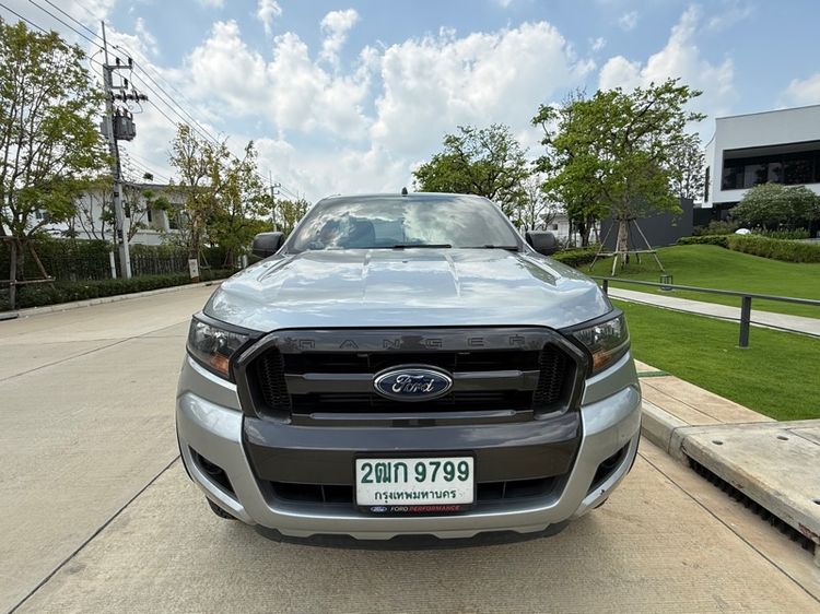 รถ Ford Ranger 3.2 SWB 4X4 สี บรอนซ์เงิน