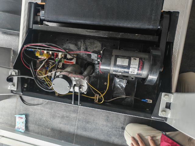 ช่างซ่อมลู่วิ่งไฟฟ้าLifefitnes เครื่องเดินวงรีLifefitness ช่างซ่อมลู่วิ่งไฟฟ้ารามคำแหงซอย8 ซ่อมได้ทุกรุ่น ทุกยี่ห้อ ทุกอาการ บริการถึงบ้านท่านทั่วไทย


 รูปที่ 2