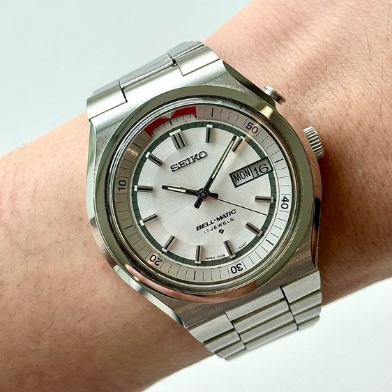 ขาว Vintage 1976 Seiko Bell Matic silver sunburst dial made in japan