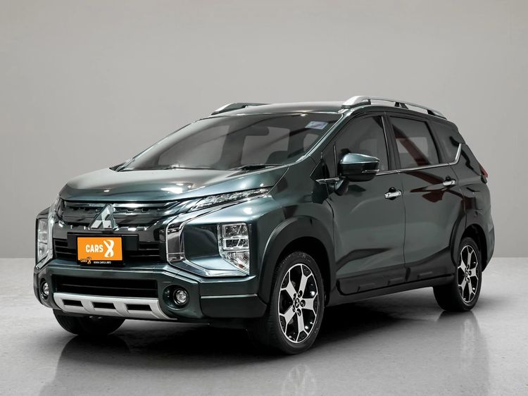 รถ Mitsubishi Xpander Cross 1.5 สี เทา