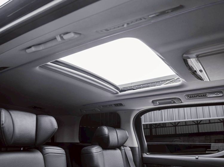 Toyota Alphard 2019 2.5 SC เบนซิน ดำ รูปที่ 2