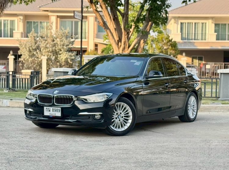 รถ BMW Series 3 320d สี ดำ