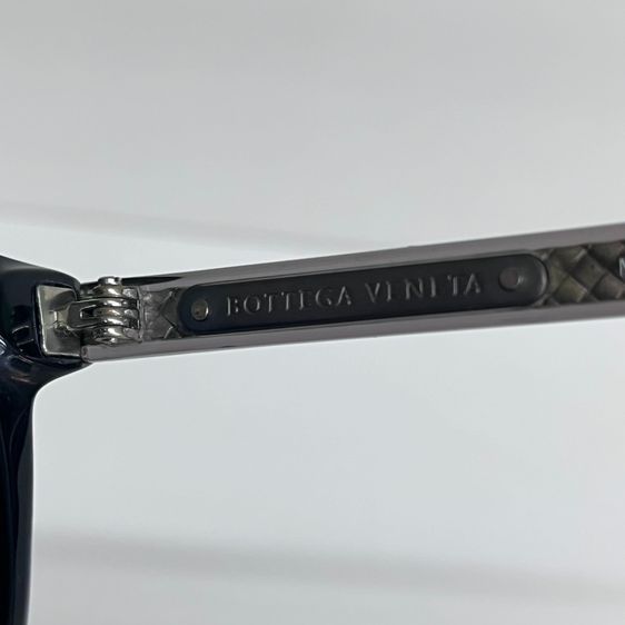 Bottega Veneta BV0128SA 001 แว่นกันแดดแท้ กรอบดำ ขาโลหะลาย Intrecciato ขนาด 52□19-150 รูปที่ 5
