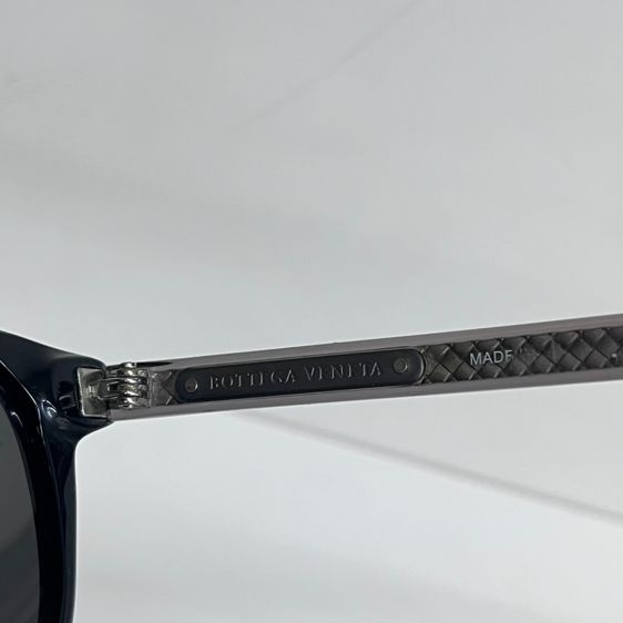 Bottega Veneta BV0128SA 001 แว่นกันแดดแท้ กรอบดำ ขาโลหะลาย Intrecciato ขนาด 52□19-150 รูปที่ 4