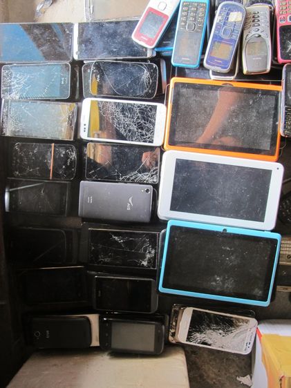 รับซื้อโทรศัพท์มือถือเสียพังรุ่นเก่าทุกสภาพ