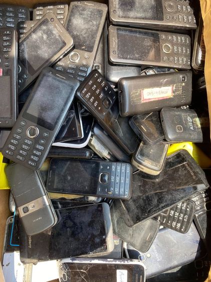 รับซื้อโทรศัพท์มือถือเสียพังรุ่นเก่าทุกสภาพ รูปที่ 11