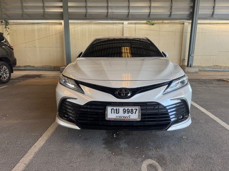 รถ Toyota Camry 2.5 Premium สี ขาว