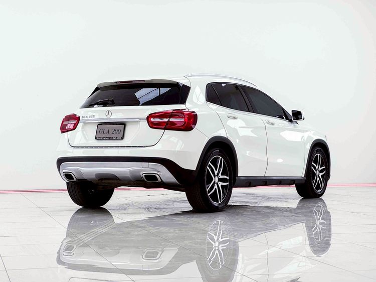Mercedes-Benz GLA-Class 2015 GLA200 Utility-car เบนซิน ไม่ติดแก๊ส เกียร์อัตโนมัติ ขาว รูปที่ 4