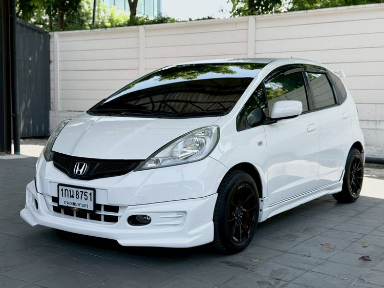 Honda Jazz 2013 1.5 V Sedan เบนซิน LPG เกียร์อัตโนมัติ ขาว รูปที่ 3