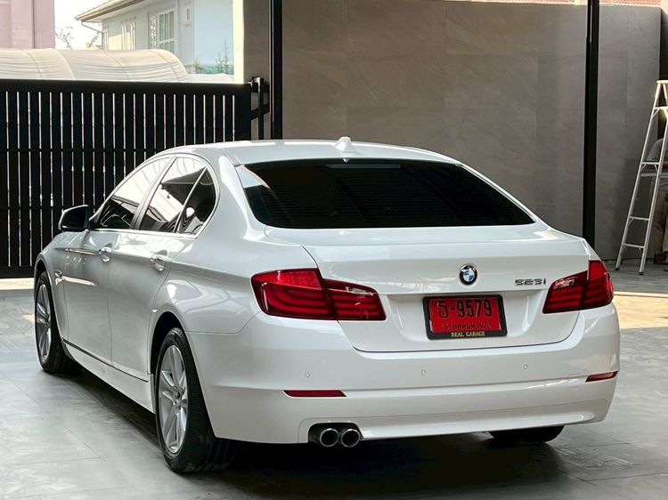 BMW Series 5 2010 523i Sedan เบนซิน ไม่ติดแก๊ส เกียร์อัตโนมัติ ขาว รูปที่ 4