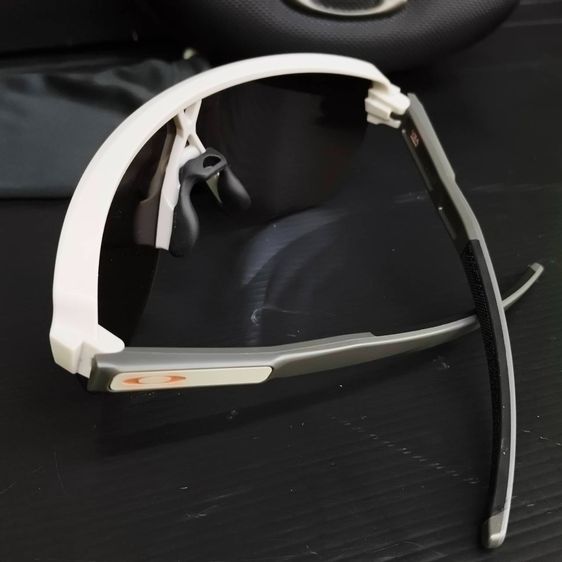 แว่นกันแดด Oakley รุ่น Corridor ทรงสปอร์ต Shield ใส่สบาย น้ำหนักเบา เหมาะสำหรับวิ่ง ปั่นจักรยาน ออกกำลังกาย และใช้งานทั่วไป รูปที่ 7