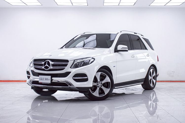 รถ Mercedes-Benz GLE-Class GLE500 สี ขาว