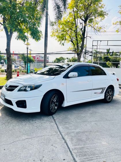 รถ Toyota Altis 1.8 TRD Sportivo สี ขาว