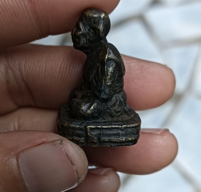 พระรูปหล่อ 1 องค์ รูปที่ 4