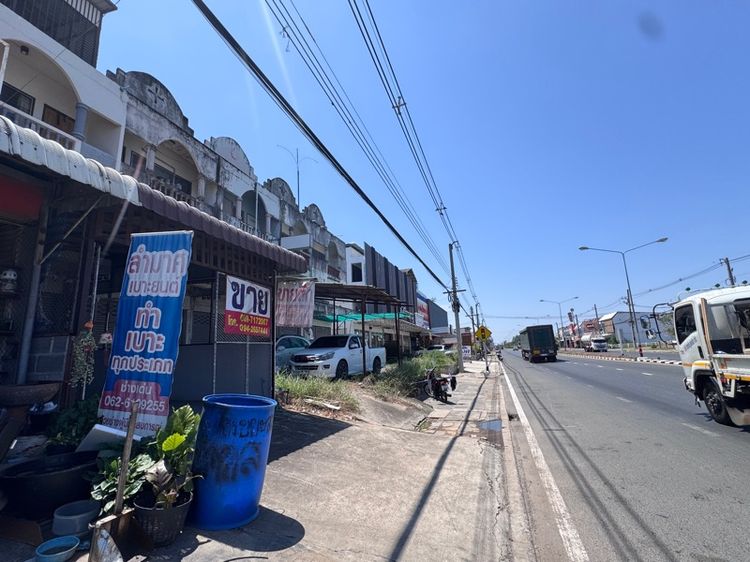 ขายอาคารพาณิชย์ ลำปลายมาศ ติดถนนหลัก ทำร้านได้ อยู่อาศัยได้ 4 ชั้น ราคาไม่ถึง 3 ล้าน รูปที่ 3