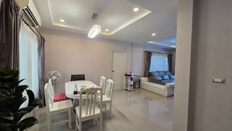 AP (Thailand) มีบางส่วน 2018 ขายบ้านเดี่ยว เซนโทร ราชพฤกษ์ แปลงหน้าสวน เนื้อที่ 52.1 ตรว.พื้นที่ใช้สอย 175 ตรม. ใกล้สถานีรถไฟฟ้าMRT สถานีบางพลู สายสีม่วง รูปที่ 4