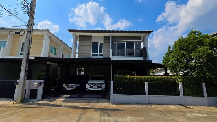 ขายบ้านเดี่ยว เซนโทร ราชพฤกษ์ แปลงหน้าสวน เนื้อที่ 52.1 ตรว.พื้นที่ใช้สอย 175 ตรม. ใกล้สถานีรถไฟฟ้าMRT สถานีบางพลู สายสีม่วง