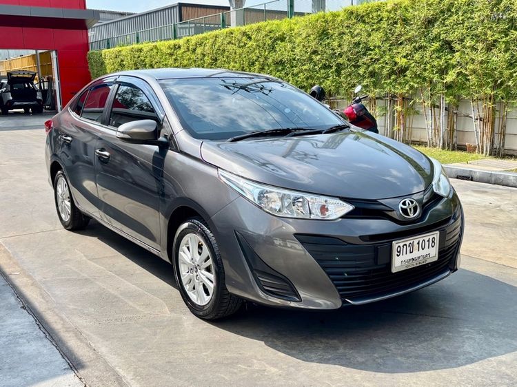 Toyota Yaris ATIV 2019 1.2 E Sedan เบนซิน ไม่ติดแก๊ส เกียร์อัตโนมัติ เทา รูปที่ 2