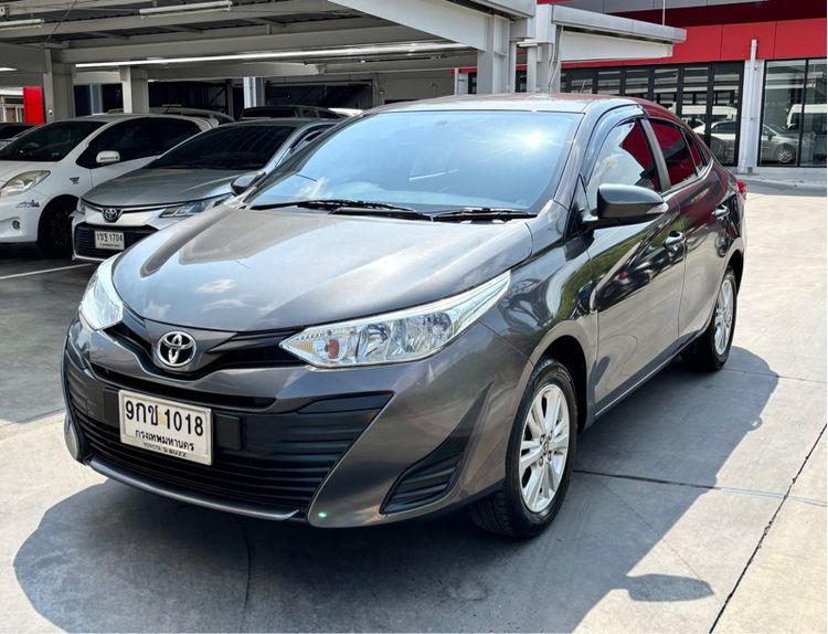 รถ Toyota Yaris ATIV 1.2 E สี เทา