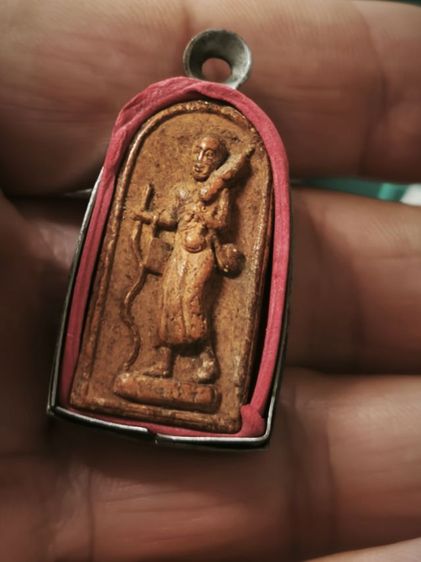 พระสีวลีเนื้อดินแดง นะ ชา ลี ติ