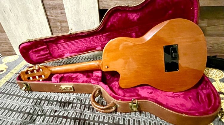 กีต้าร์ ไฟฟ้า กิ๊ปสัน (Gibson) รูปที่ 4