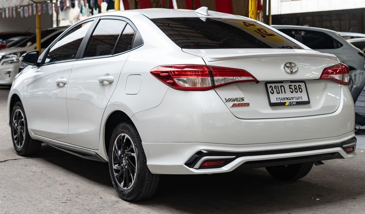 Toyota Yaris ATIV 2022 1.2 Sport Premium Sedan เบนซิน ไม่ติดแก๊ส เกียร์อัตโนมัติ ขาว รูปที่ 3