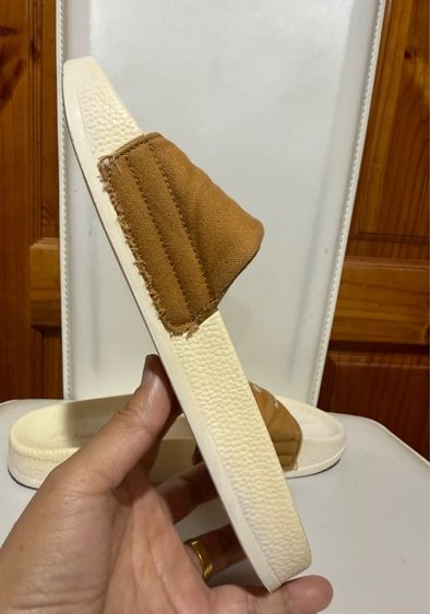 รองเท้าแตะ New Balance รูปที่ 11