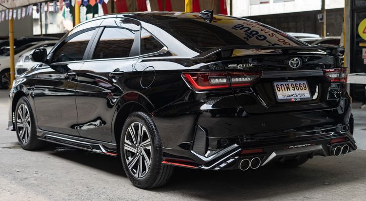 Toyota Yaris ATIV 2023 1.2 Premium Luxury Sedan เบนซิน ไม่ติดแก๊ส เกียร์อัตโนมัติ ดำ รูปที่ 3