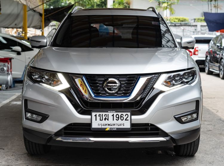 รถ Nissan X-Trail 2.0 V Hybrid 4WD สี เทา