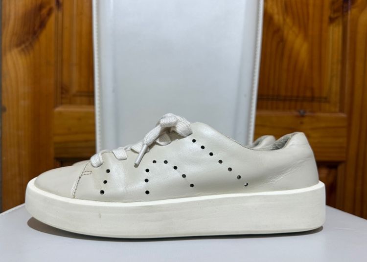 รองเท้าผ้าใบหนัง Camper