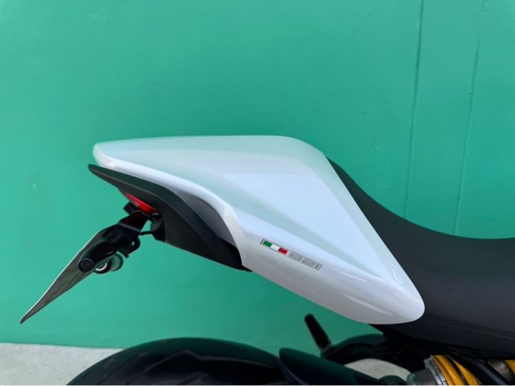 Ducati monster821 performance DP สีขาว ปี15จด16 วิ่ง 9,000โล รูปที่ 4