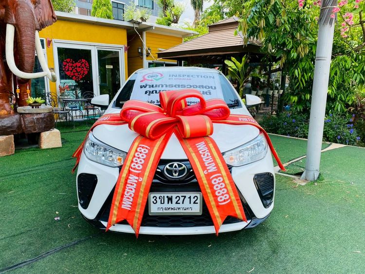 รถ Toyota Yaris 1.2 Entry สี ขาว