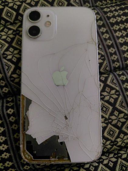 12มินิ128 ฝาหลังแตก รูปที่ 2