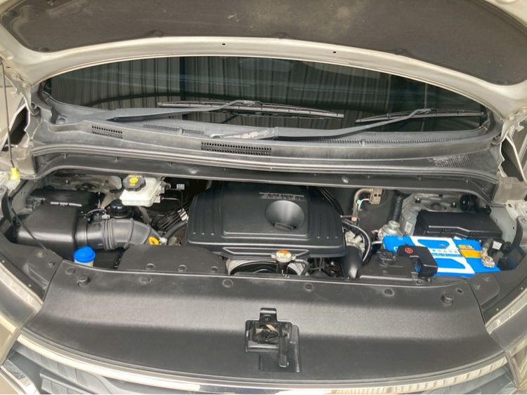 Hyundai H-1  2018 2.5 Maesto Touring Van ดีเซล ไม่ติดแก๊ส เกียร์อัตโนมัติ บรอนซ์เงิน รูปที่ 4