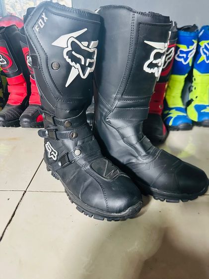 รอง เท้าสำหรับขับขี่มอเตอร์คอร์ส