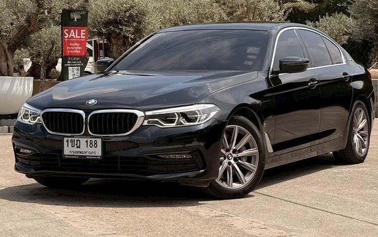 รถ BMW Series 5 530e สี ดำ