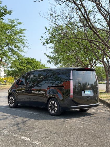 Hyundai Staria 2022 PREMIUM 2.2 Van ดีเซล ไม่ติดแก๊ส เกียร์อัตโนมัติ ดำ รูปที่ 3