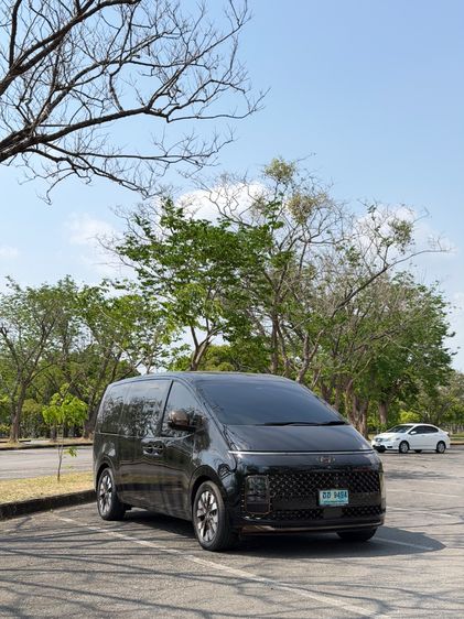 Hyundai Staria 2022 PREMIUM 2.2 Van ดีเซล ไม่ติดแก๊ส เกียร์อัตโนมัติ ดำ รูปที่ 2