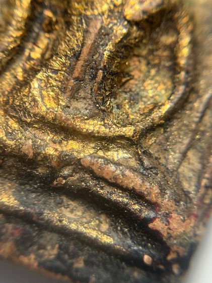 พระขุนแผนกรุบ้านกลางลงรักปิดทอง รูปที่ 9