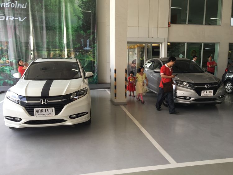 Honda HR-V 2015 1.8 EL Utility-car เบนซิน ไม่ติดแก๊ส เกียร์อัตโนมัติ ขาว รูปที่ 4