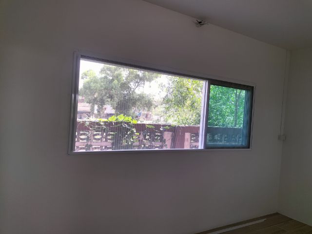 ร้านติดกระจกใกล้คุณ กั้นห้อง บานเลื่อน บานเฟี้ยม ฉากกั้นห้อง  ราคาช่างมาเอง0944624419  รูปที่ 6