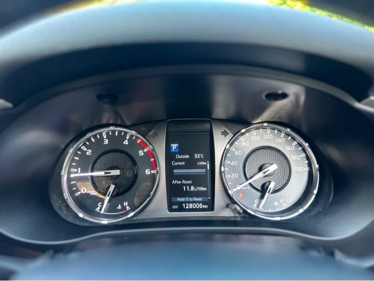 Toyota Hilux Revo 2021 Smart Cab 2.4 Mid Prerunner Pickup ดีเซล ไม่ติดแก๊ส เกียร์อัตโนมัติ ขาว รูปที่ 4