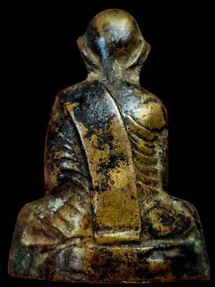  
พระปั๊ม ปี2507 หลวงพ่อพรหม วัดช่องแค รุ่นนิ้วกระดก รุ่นนี้สร้างน้อยมากๆ แค่ 600องค์ 
 รูปที่ 2