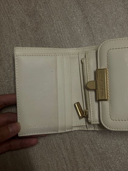 กระเป๋าสตางค์ Charles Keith รูปที่ 3
