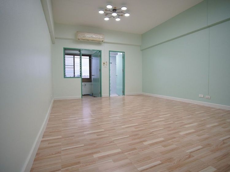 ไม่อนุญาต ไม่มี ขายคอนโดร่มโพธิ์ (เจ้าของขายเอง งดรับนายหน้า) รีโนเวทใหม่เอี่ยม ชั้น8 ห้อง 30ตรม. รูปที่ 2