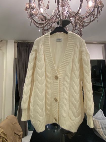 ชาแนล เสื้อไหมพรมฝรั่งเศส ถักทั้งตัว สภาพใหม่เอี่ยม รูปที่ 2