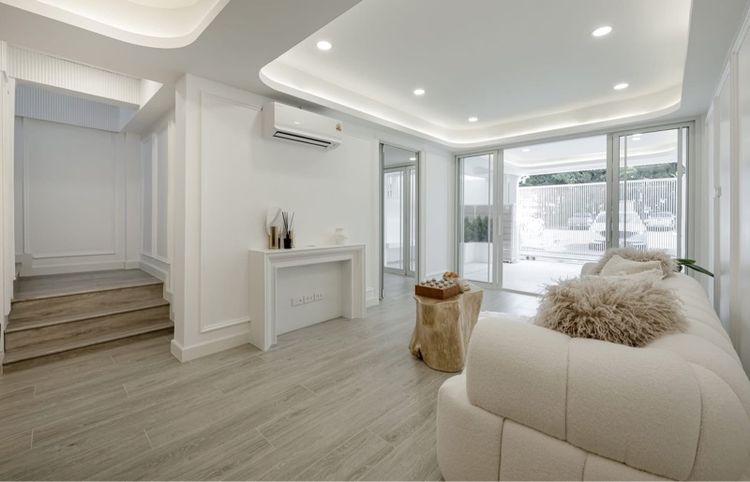 อื่นๆ 2026 ตกแต่งครบ ใช่ ขายด่วน ทาวน์โฮม 3 ชั้น รีโนเวทใหม่ใจกลางสุขุมวิท ทองหล่อ  รูปที่ 4