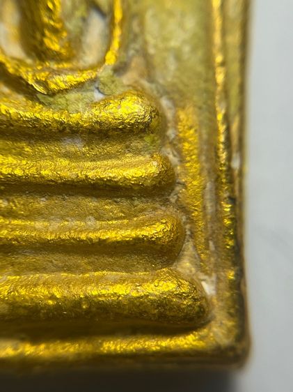 พระสมเด็จวัดระฆังพิมพ์ใหญ่หลังครุฑเนื้อเปียกทอง รูปที่ 7